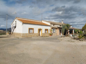 FINCA EN LORCA