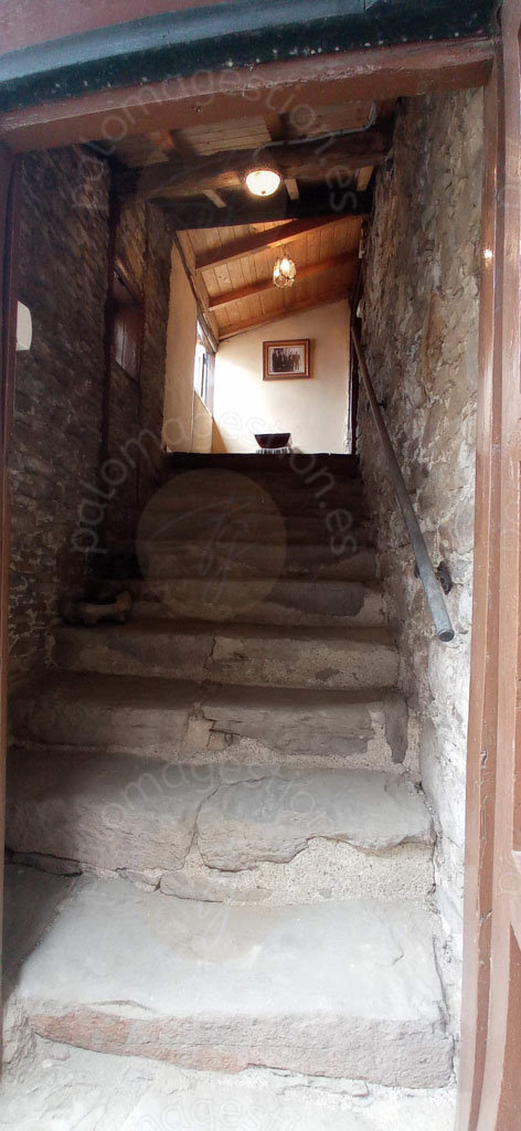 ESCALERA PIEDRA