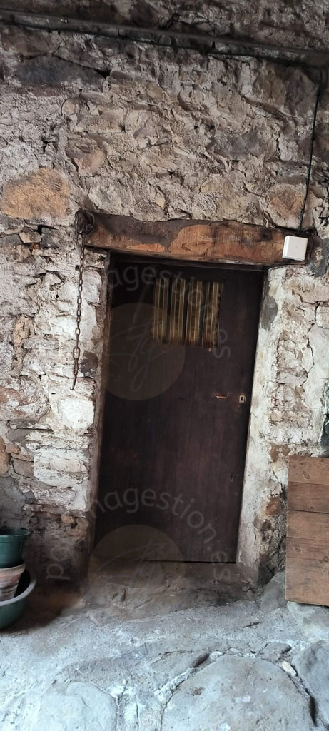 PUERTA ALMACEN