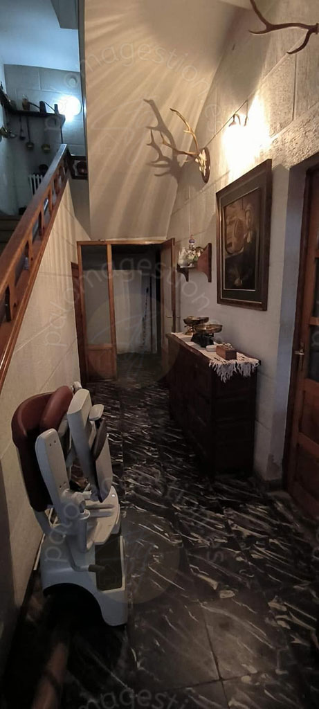 SILLA ELEVADORA  (casa principal)